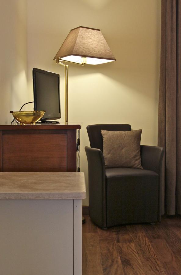 Bronzino House Bed and Breakfast Milano Exteriör bild