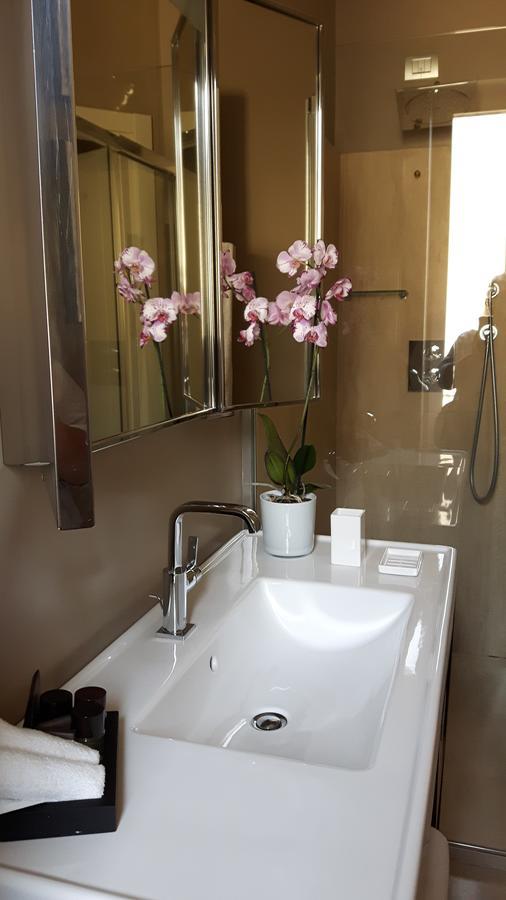 Bronzino House Bed and Breakfast Milano Exteriör bild